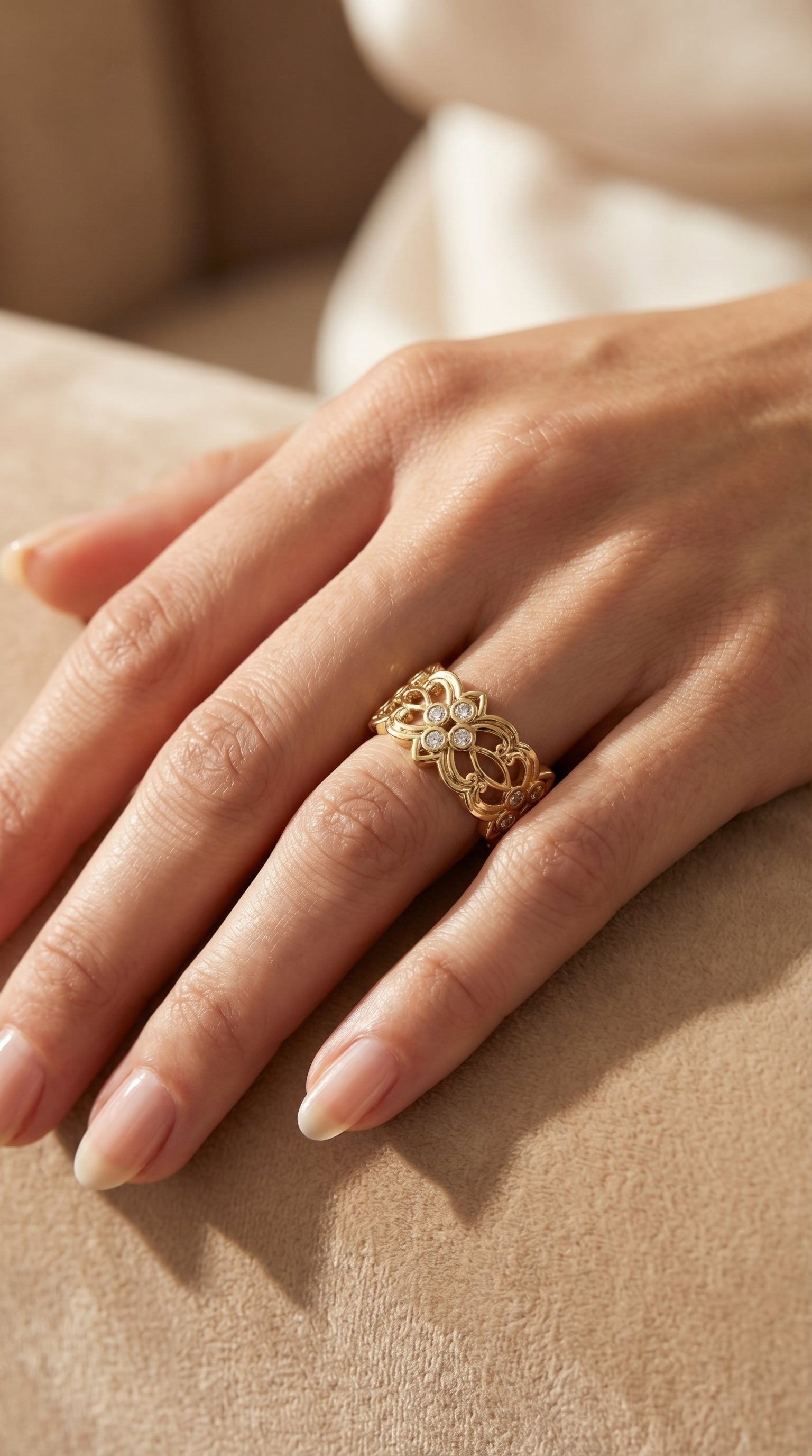 Floral Diamond Wide Vintage Band ( 0.20 - 0.30 ct. )