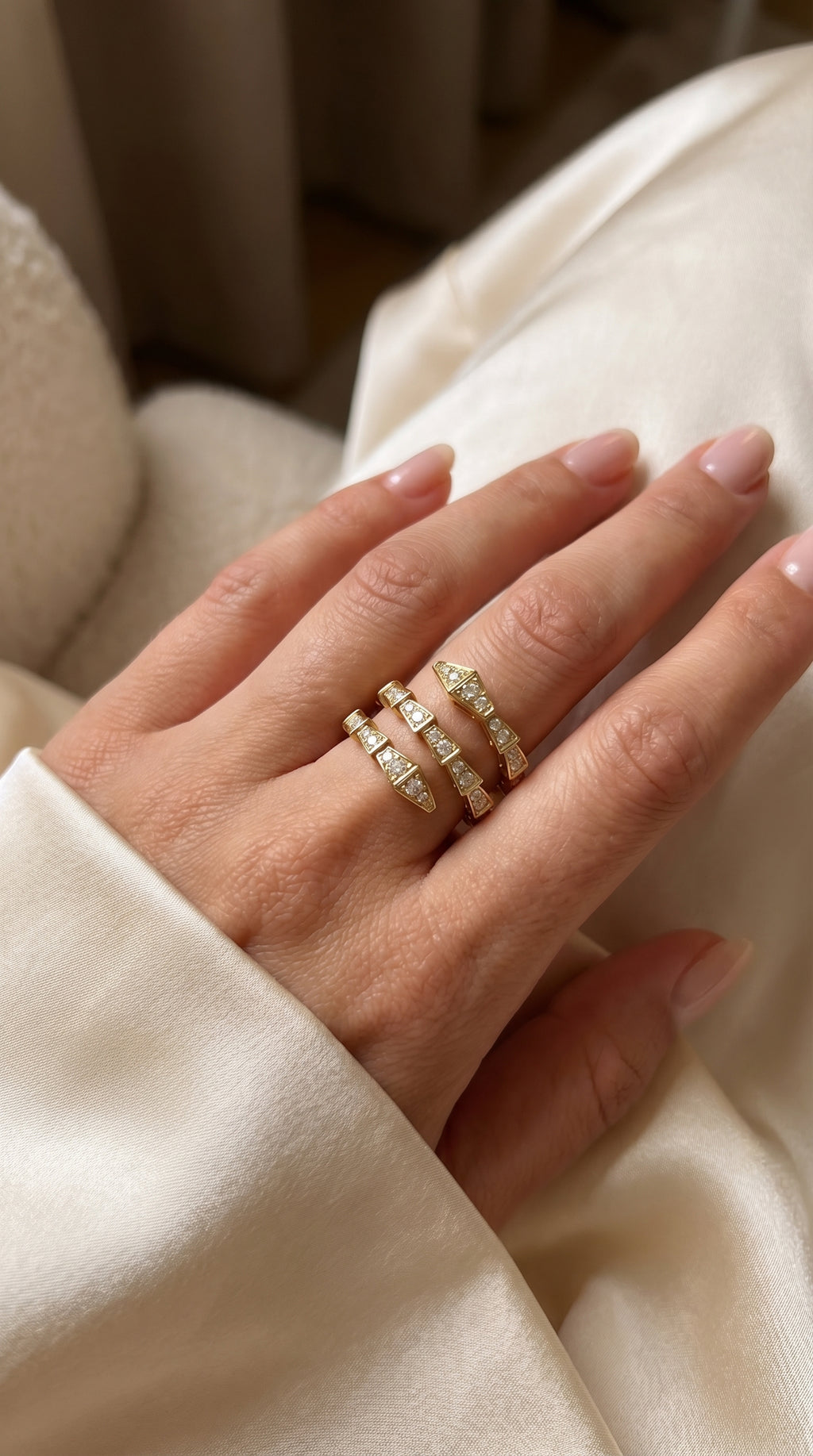 Diamond Studded Serpenti Viper Finger Curved Ring ( 1.40 - 1.60 ct. )