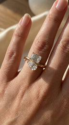 Toi et Moi  Emerald and Pear Shape Diamonds Fashion Ring
