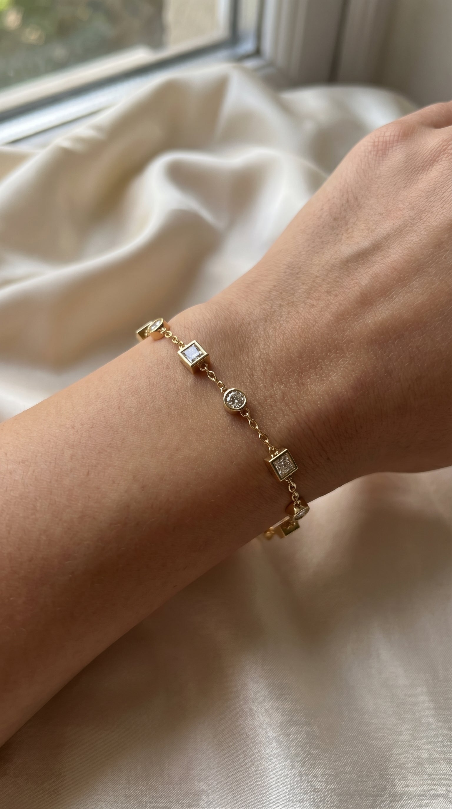 Alternating Bezel Set Diamond Chain Bracelet