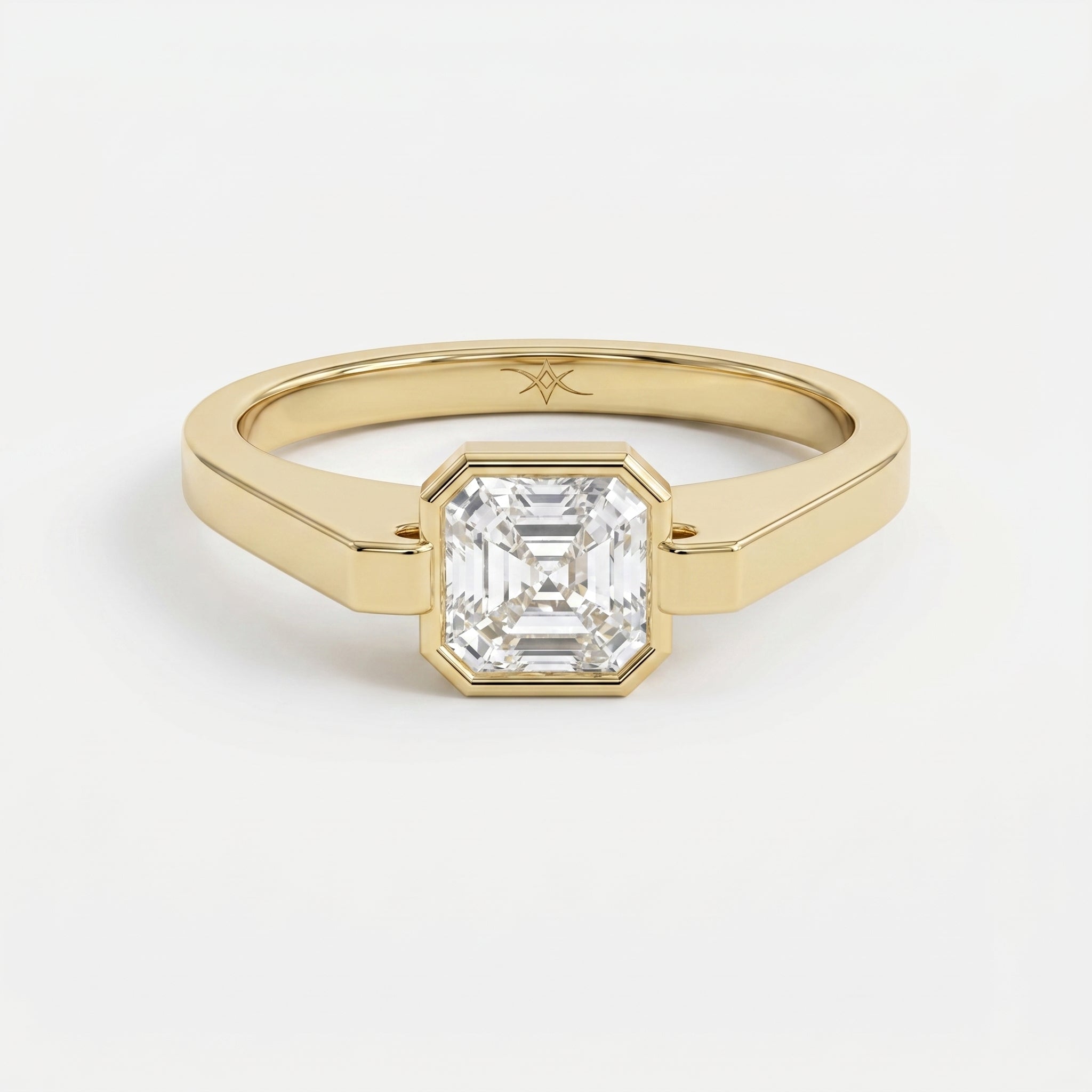 The Aurelia Half-Bezel Ascher Ring