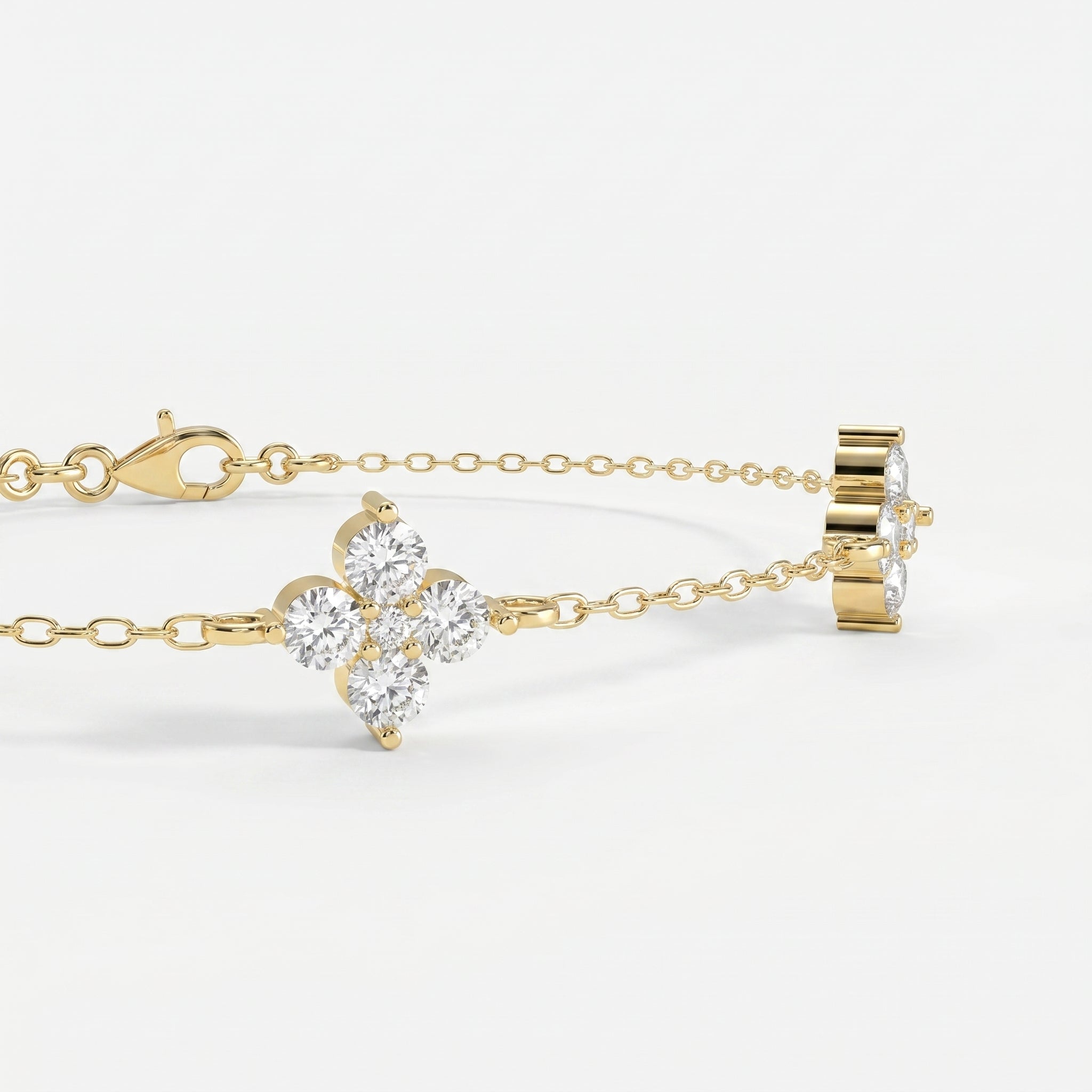 Verdant Bloom Clover Round Diamond Chain Bracelet