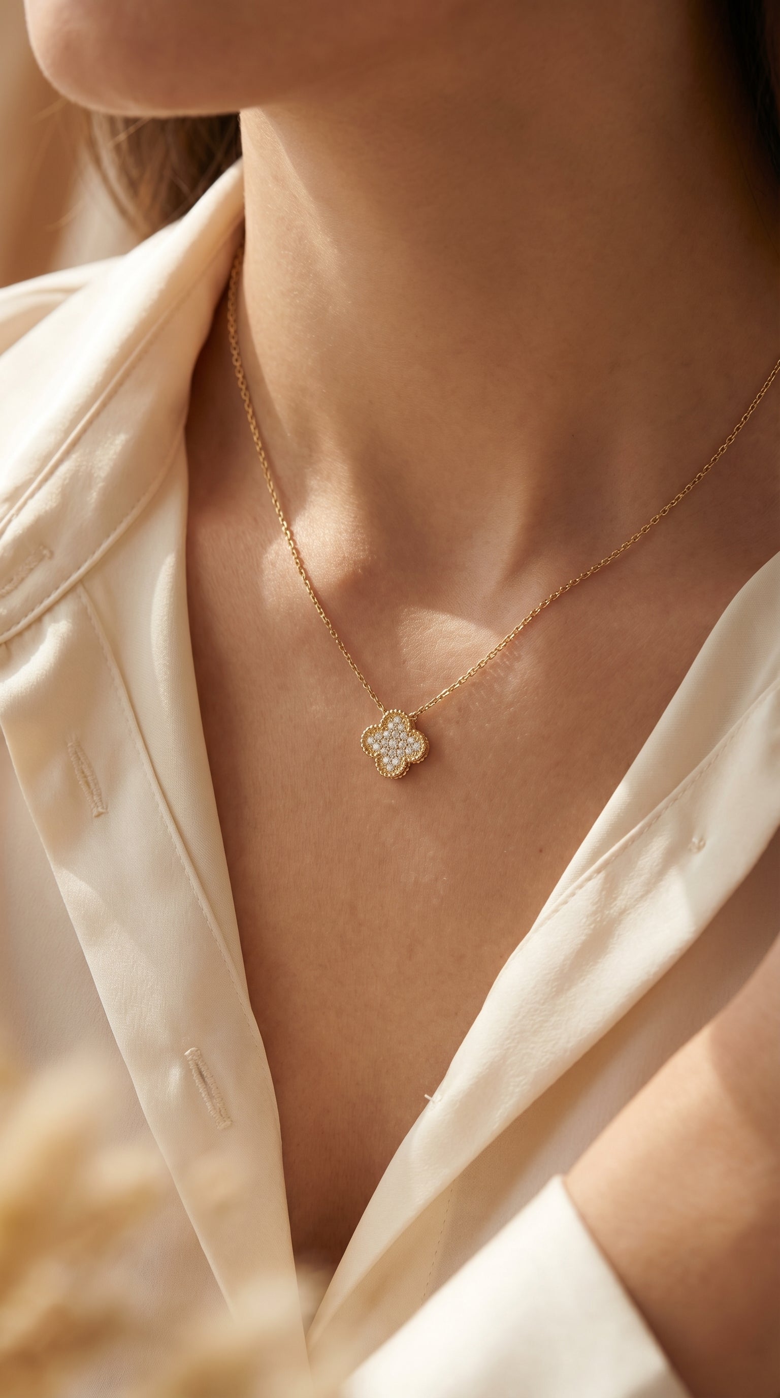 Clover Round Diamond Heritage Design Necklace 