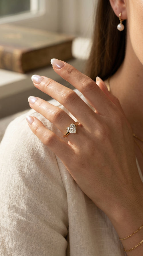 Amour Whisper Heart Hidden Halo Ring