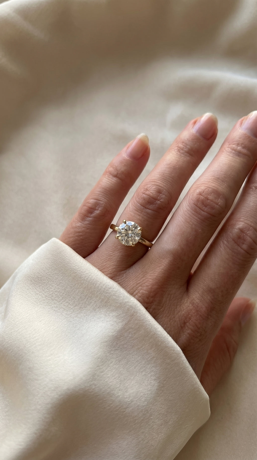 Luna Veil Round Ring
