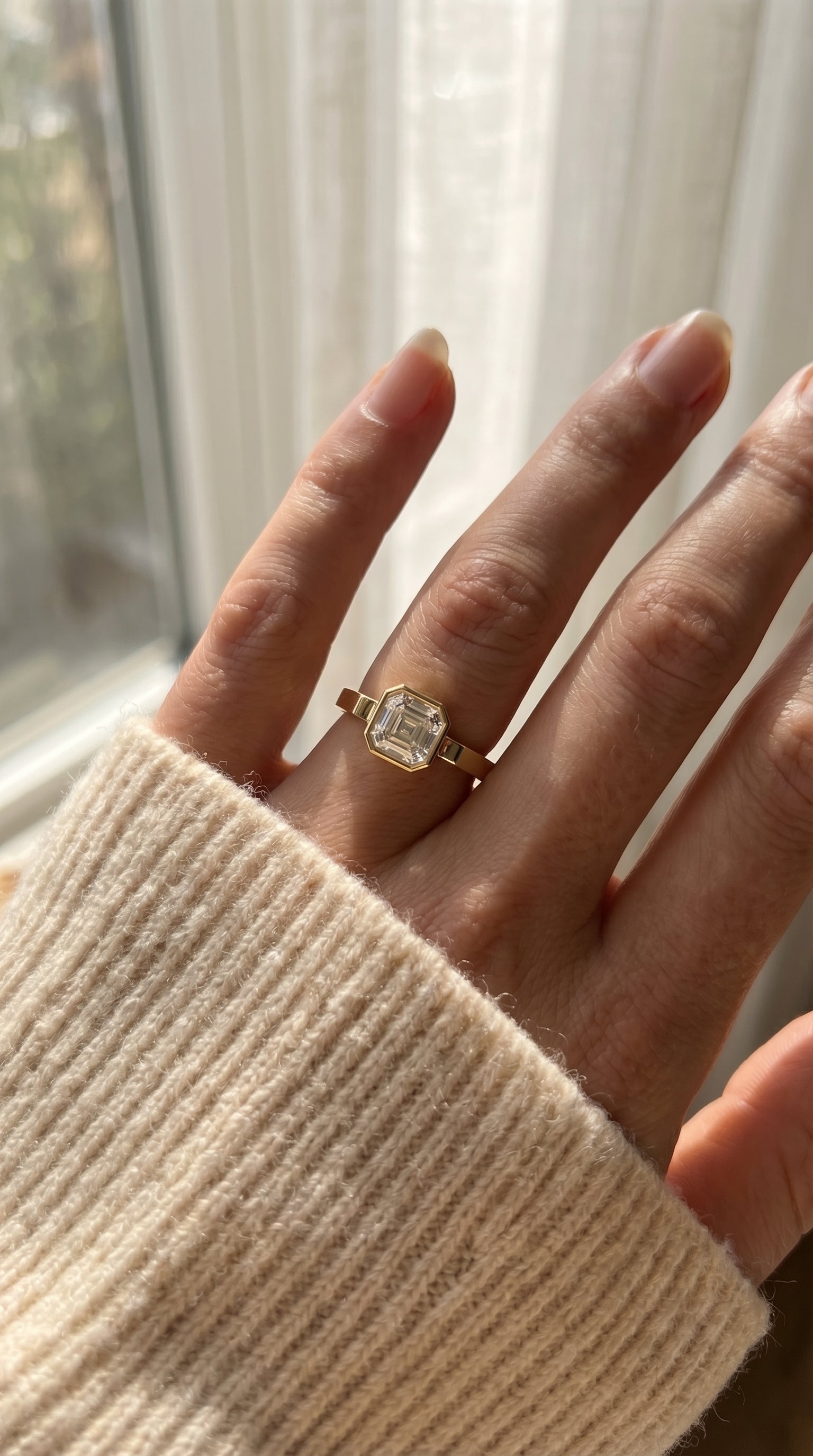 The Aurelia Half-Bezel Ascher Ring
