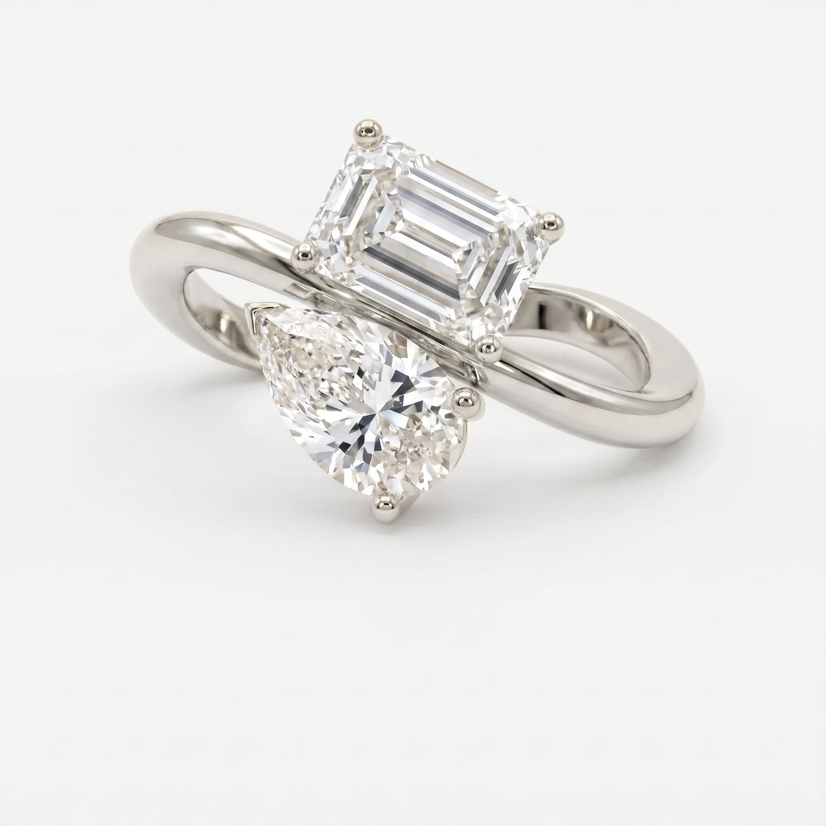 Toi et Moi  Emerald and Pear Shape Diamonds Fashion Ring