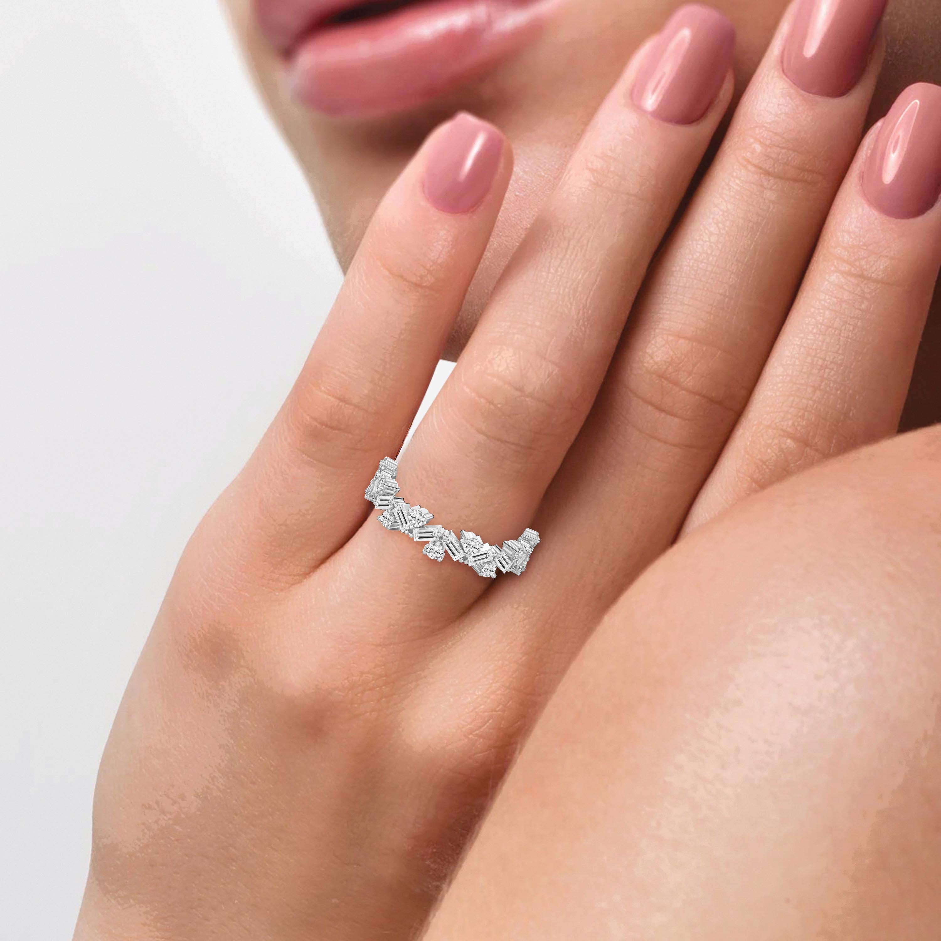 Alternating Baguette & Round Diamond Design Ring