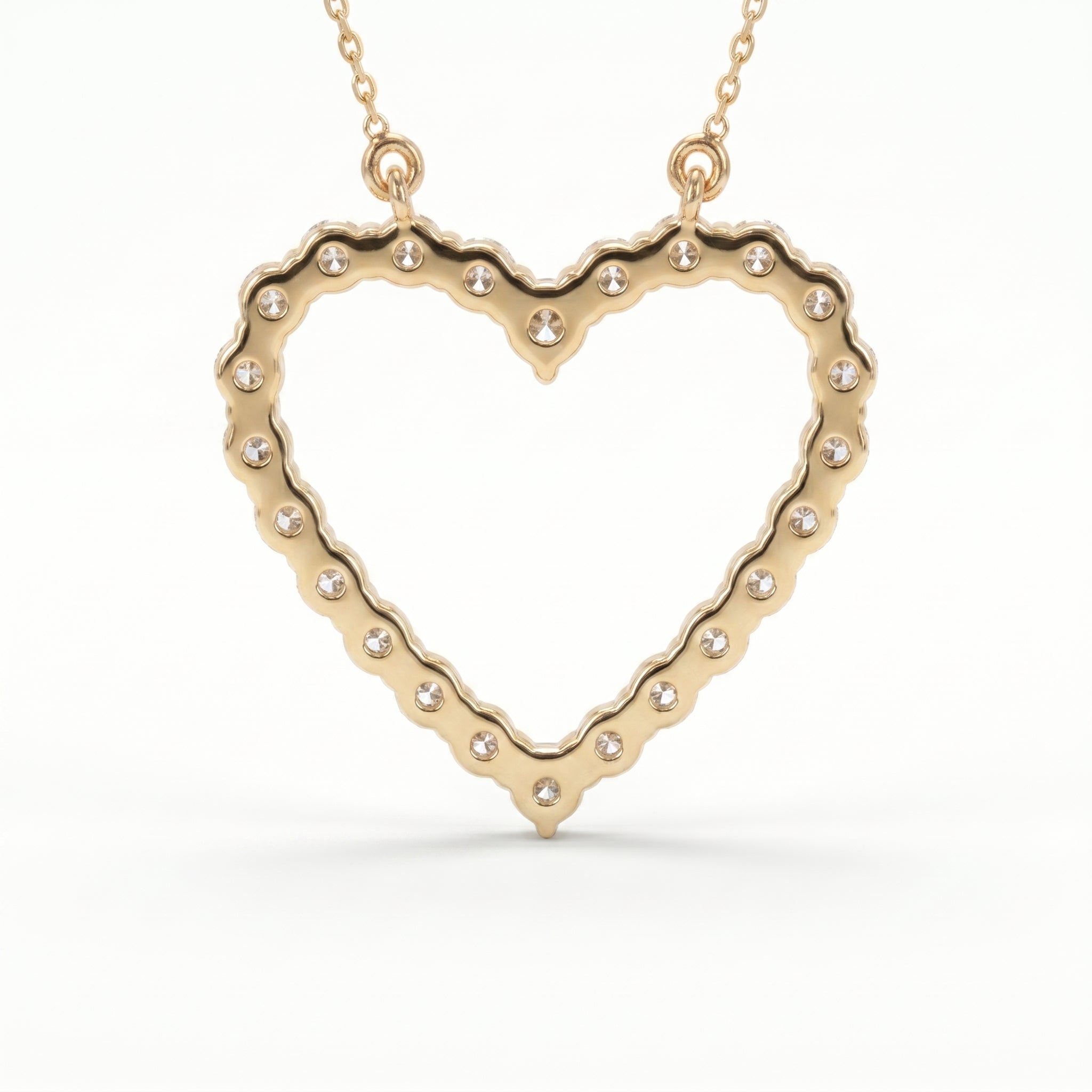 Classic Heart Shape Design Round Brilliant Diamond Pendant