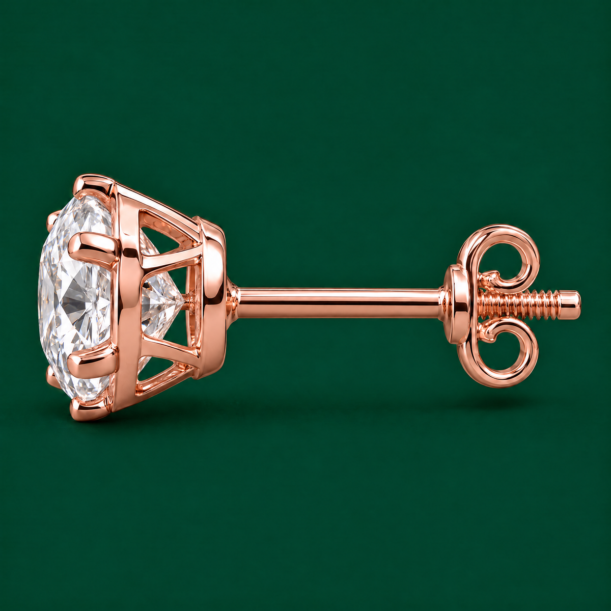 Diamond stud earring in 18K rose gold, side profile